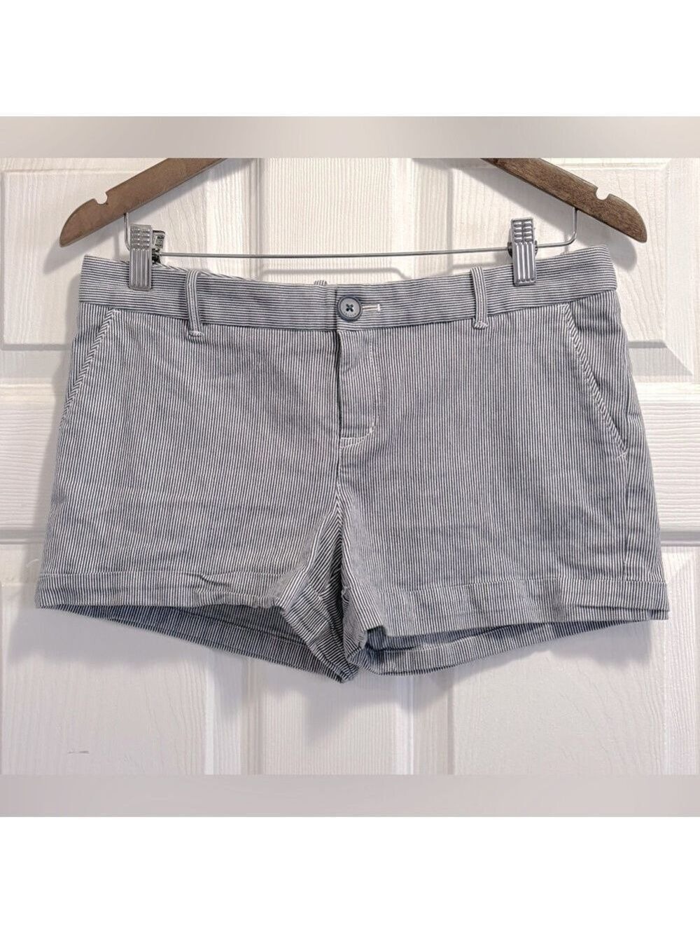 Aritzia Talula Striped Cuffed Chino Low Rise Stretch Cotton Blue White Shorts 8
